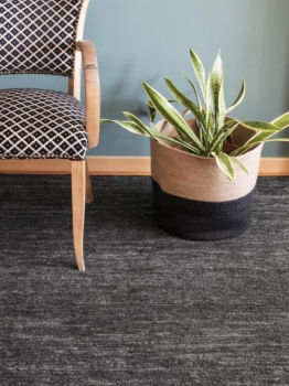 nanimarquina Persian colors Holzkohle